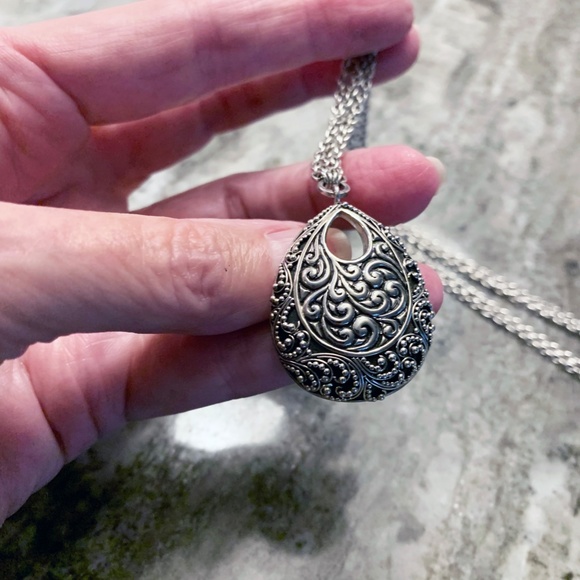 Lois Hill 2 strand Filigree scroll oval necklace. Incredible detail. Beautiful!! - Picture 7 of 9